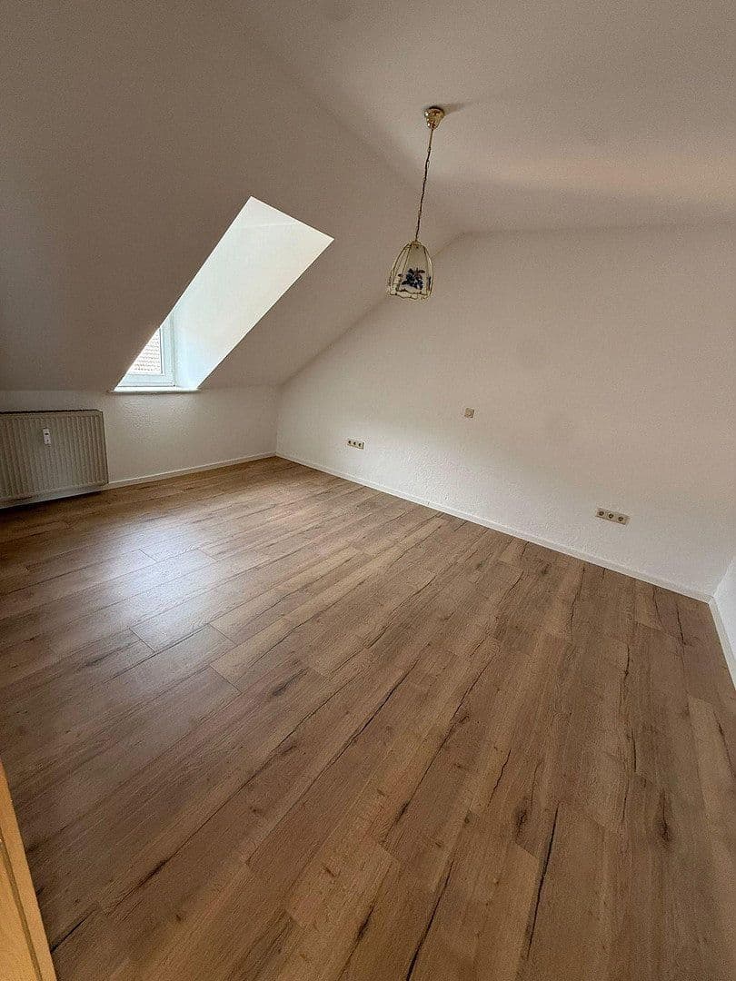 Pronájem bytu 4+1 100 m², Hambachstraße 23, Neustadt, Porýní-Falc Pronájem bytu 4+1 100 m², Hambachstraße 23, Neustadt, Porýní-Falc