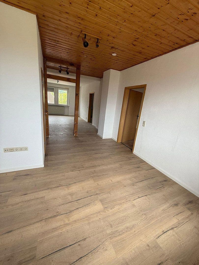 Pronájem bytu 4+1 100 m², Hambachstraße 23, Neustadt, Porýní-Falc Pronájem bytu 4+1 100 m², Hambachstraße 23, Neustadt, Porýní-Falc