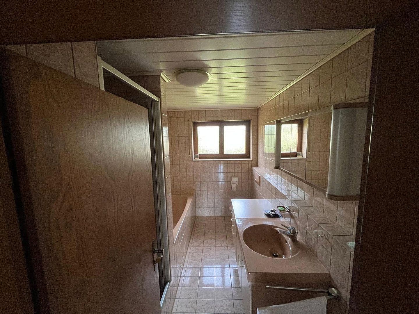 Prodej domu 300 m², pozemek 514 m², Schwaikheim, Bádensko-Württembersko Prodej domu 300 m², pozemek 514 m², Schwaikheim, Bádensko-Württembersko