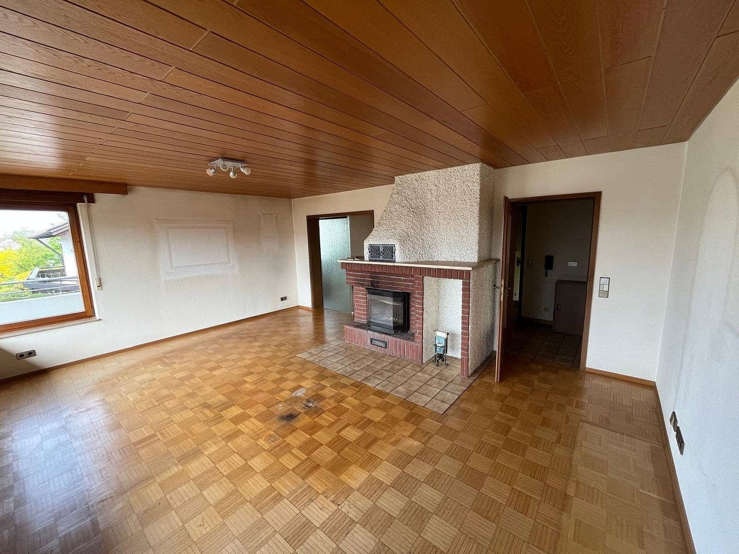 Prodej domu 300 m², pozemek 514 m², Schwaikheim, Bádensko-Württembersko Prodej domu 300 m², pozemek 514 m², Schwaikheim, Bádensko-Württembersko