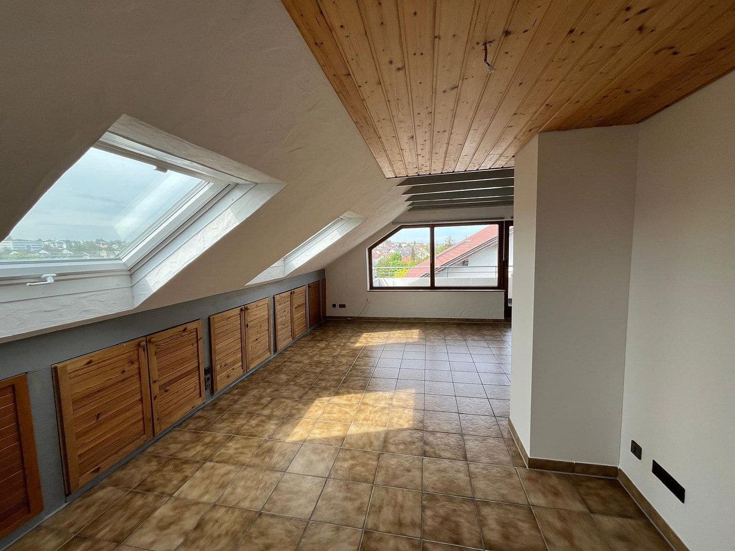Prodej domu 300 m², pozemek 514 m², Schwaikheim, Bádensko-Württembersko Prodej domu 300 m², pozemek 514 m², Schwaikheim, Bádensko-Württembersko
