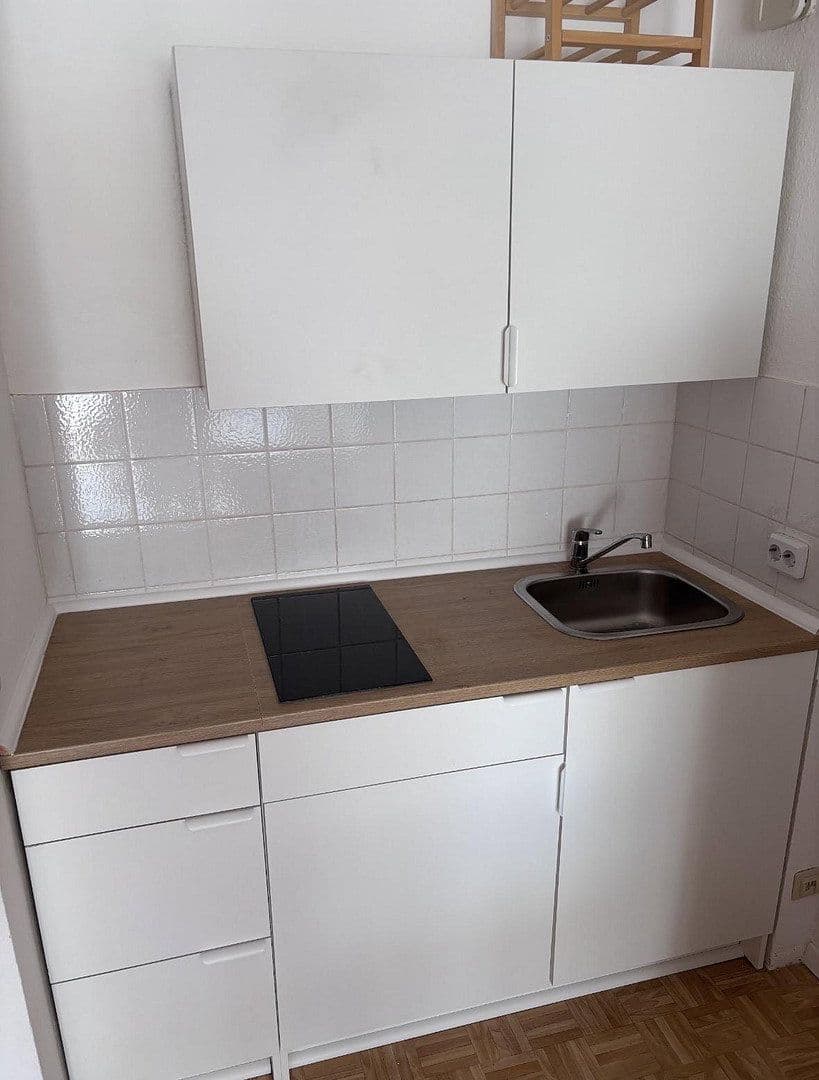 Pronájem bytu 1+1 35 m², Haußmannstr. 146B, Stuttgart, Bádensko-Württembersko Pronájem bytu 1+1 35 m², Haußmannstr. 146B, Stuttgart, Bádensko-Württembersko