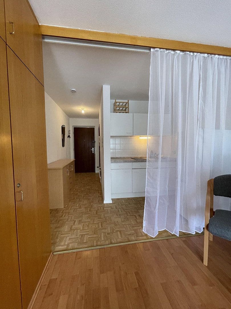 Pronájem bytu 1+1 35 m², Haußmannstr. 146B, Stuttgart, Bádensko-Württembersko Pronájem bytu 1+1 35 m², Haußmannstr. 146B, Stuttgart, Bádensko-Württembersko