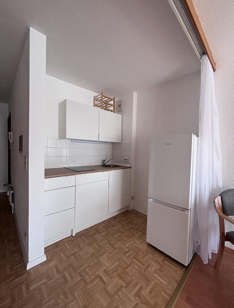 Pronájem bytu 1+1 35 m², Haußmannstr. 146B, Stuttgart, Bádensko-Württembersko Pronájem bytu 1+1 35 m², Haußmannstr. 146B, Stuttgart, Bádensko-Württembersko