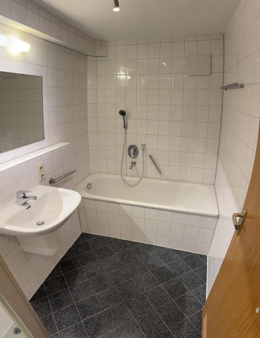 Prodej bytu 3+1 76 m², Weinstadt, Bádensko-Württembersko Prodej bytu 3+1 76 m², Weinstadt, Bádensko-Württembersko