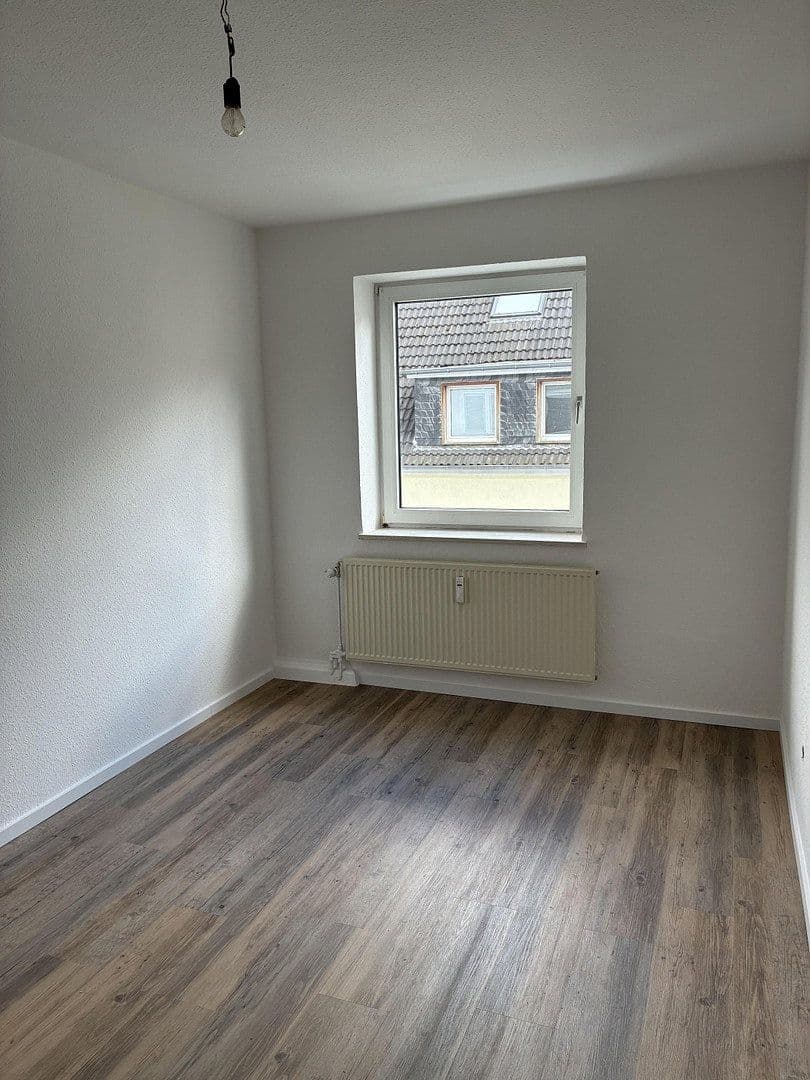 Pronájem bytu 2+1 47 m², Emilstr.7, Wuppertal, Severní Porýní-Vestfálsko Pronájem bytu 2+1 47 m², Emilstr.7, Wuppertal, Severní Porýní-Vestfálsko