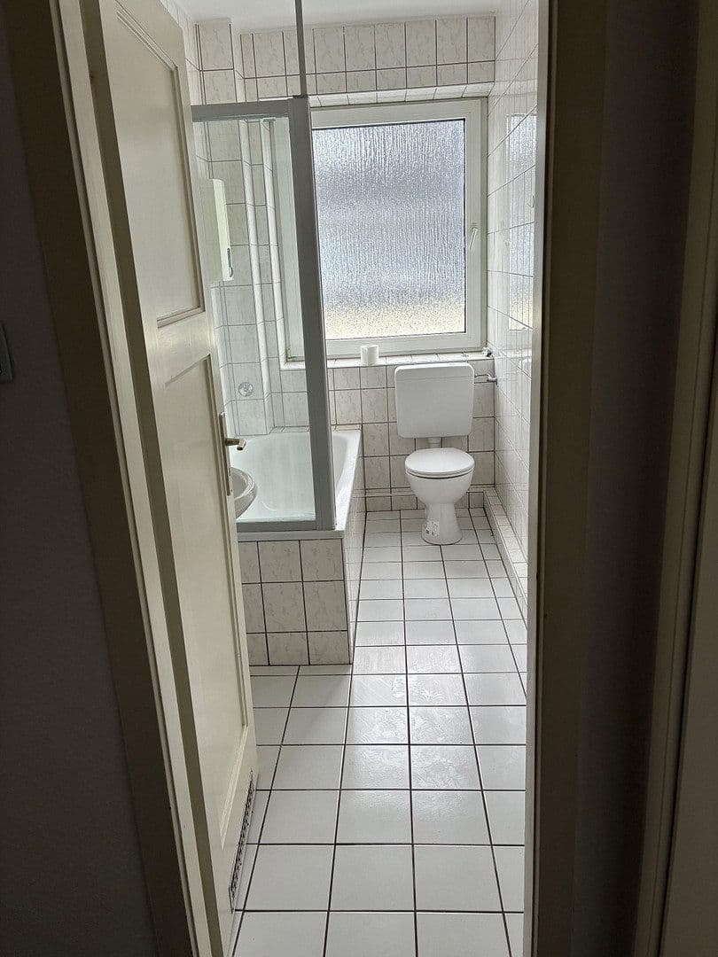 Pronájem bytu 2+1 47 m², Emilstr.7, Wuppertal, Severní Porýní-Vestfálsko Pronájem bytu 2+1 47 m², Emilstr.7, Wuppertal, Severní Porýní-Vestfálsko