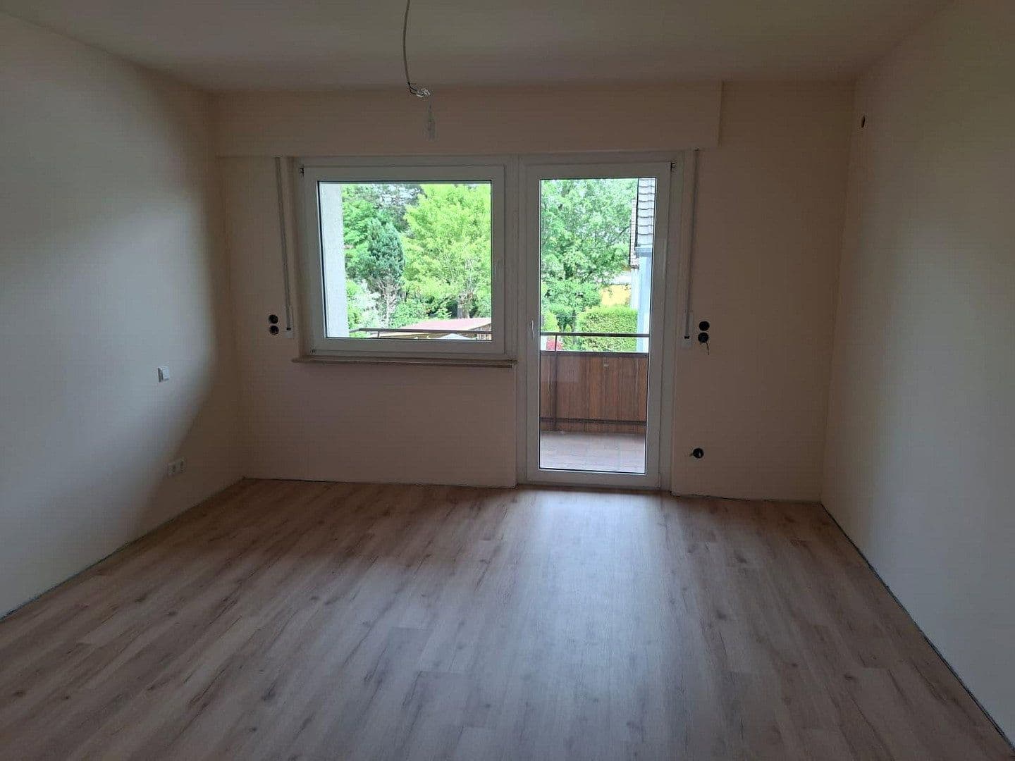 Pronájem bytu 4+1 107 m², Meisenweg, Grafenau, Bádensko-Württembersko Pronájem bytu 4+1 107 m², Meisenweg, Grafenau, Bádensko-Württembersko