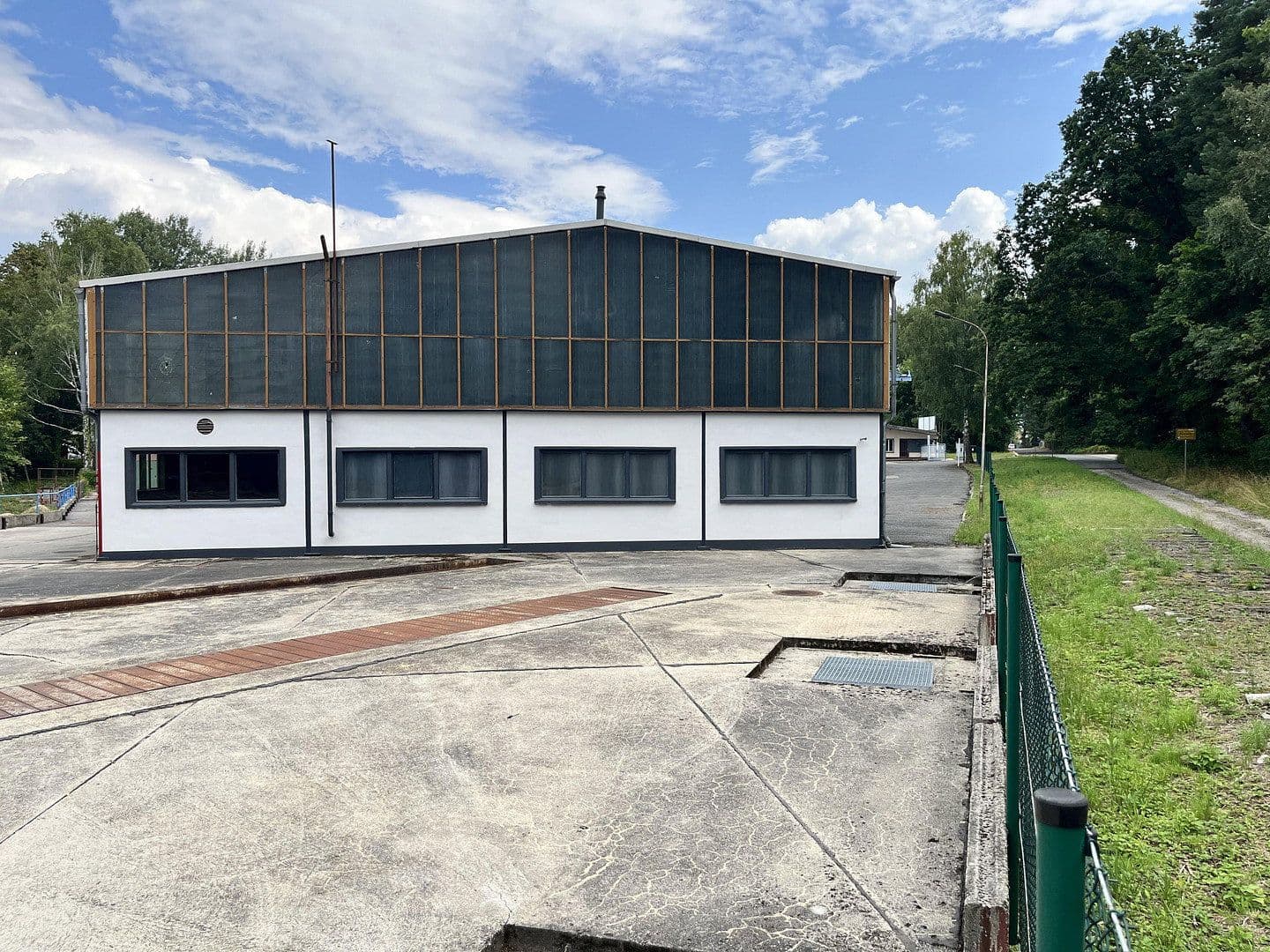 Pronájem nebytového prostoru 9.536 m², Nízké, Sasko Pronájem nebytového prostoru 9.536 m², Nízké, Sasko