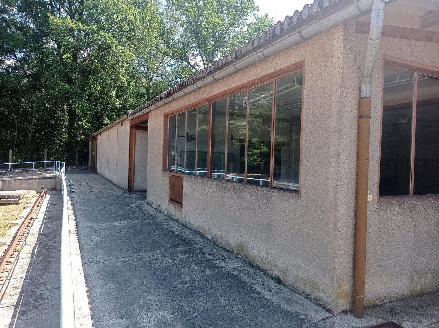 Pronájem nebytového prostoru 9.536 m², Nízké, Sasko Pronájem nebytového prostoru 9.536 m², Nízké, Sasko