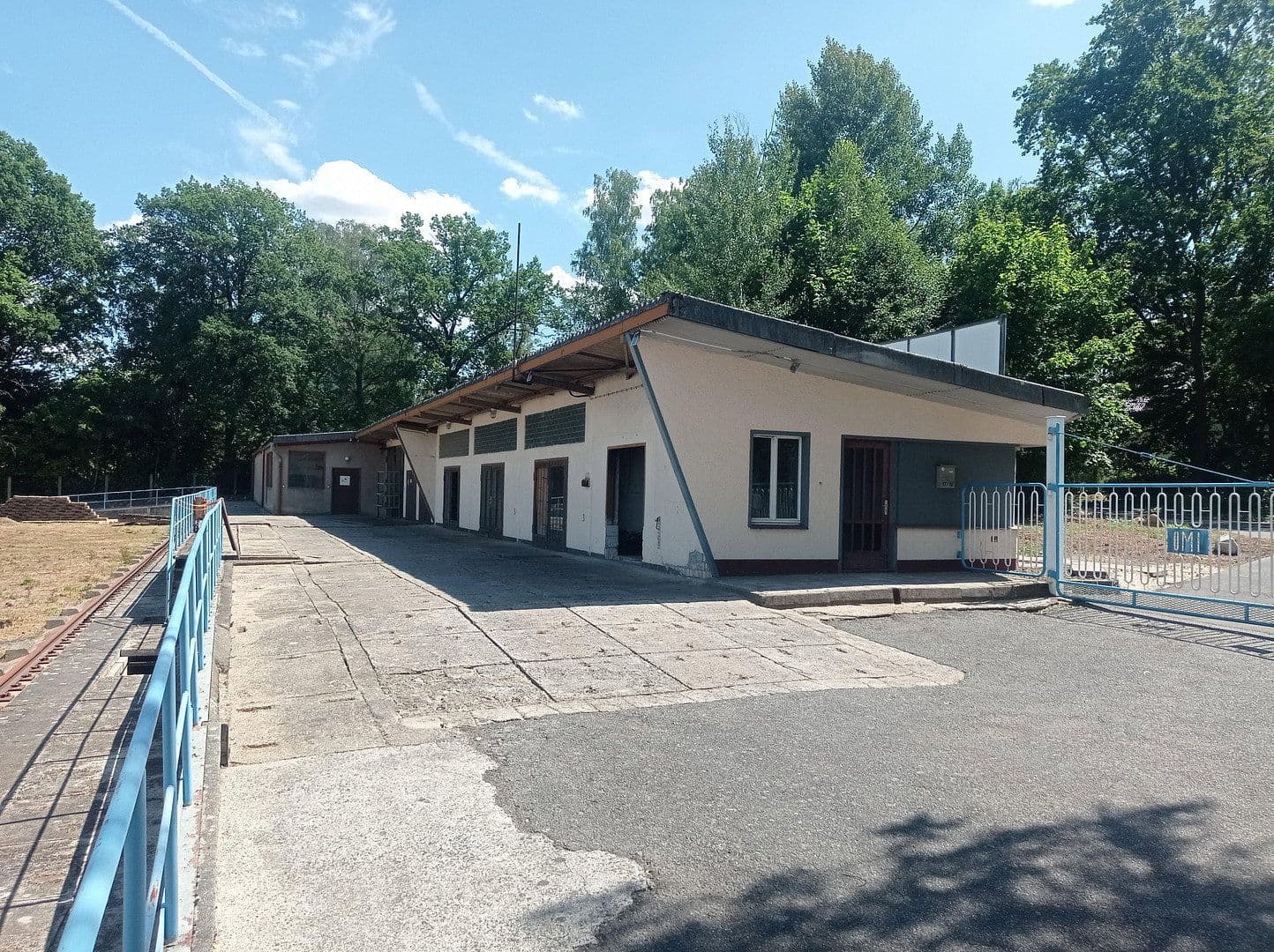 Pronájem nebytového prostoru 9.536 m², Nízké, Sasko Pronájem nebytového prostoru 9.536 m², Nízké, Sasko