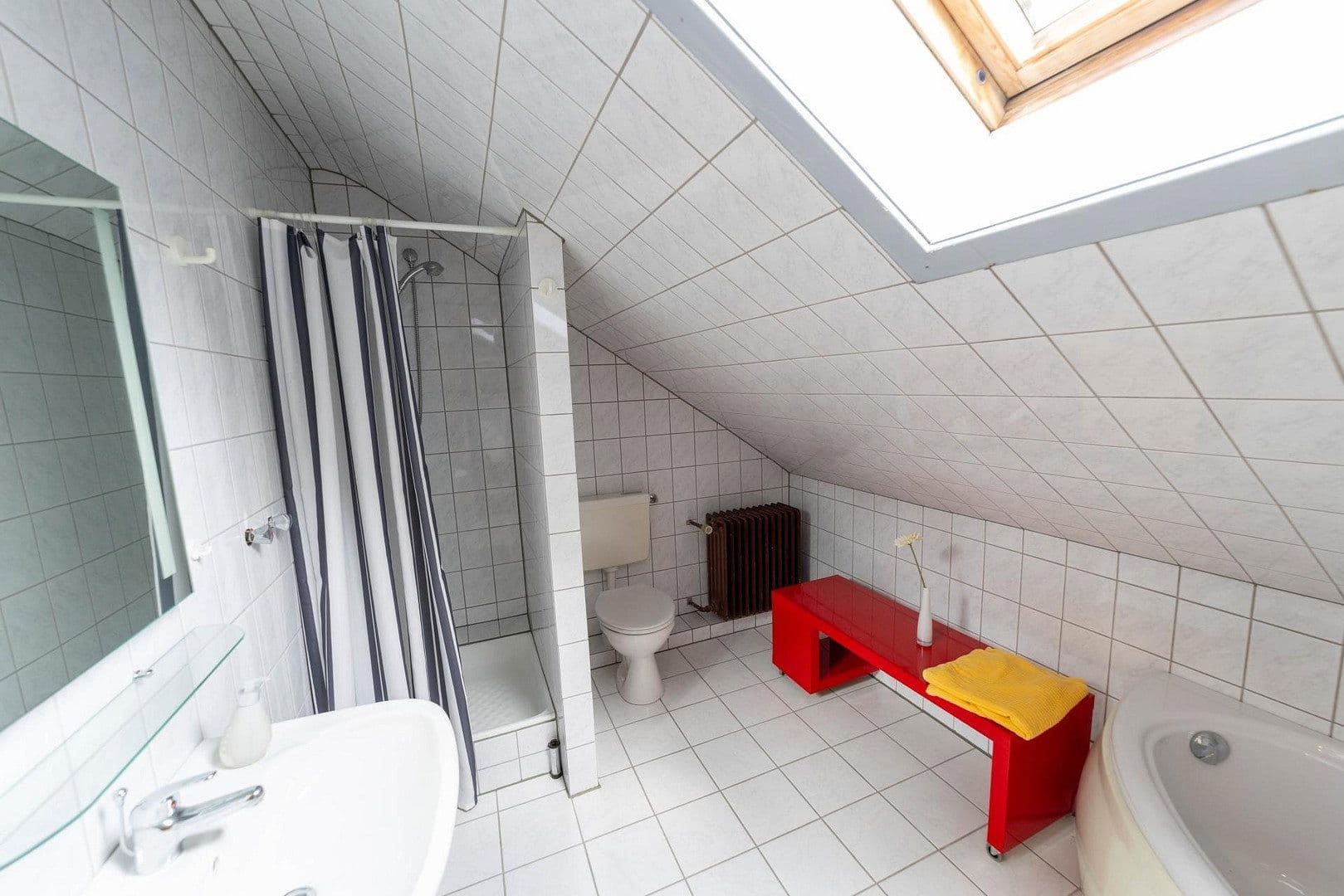 Prodej domu 320 m², pozemek 522 m², Remscheid, Severní Porýní-Vestfálsko Prodej domu 320 m², pozemek 522 m², Remscheid, Severní Porýní-Vestfálsko