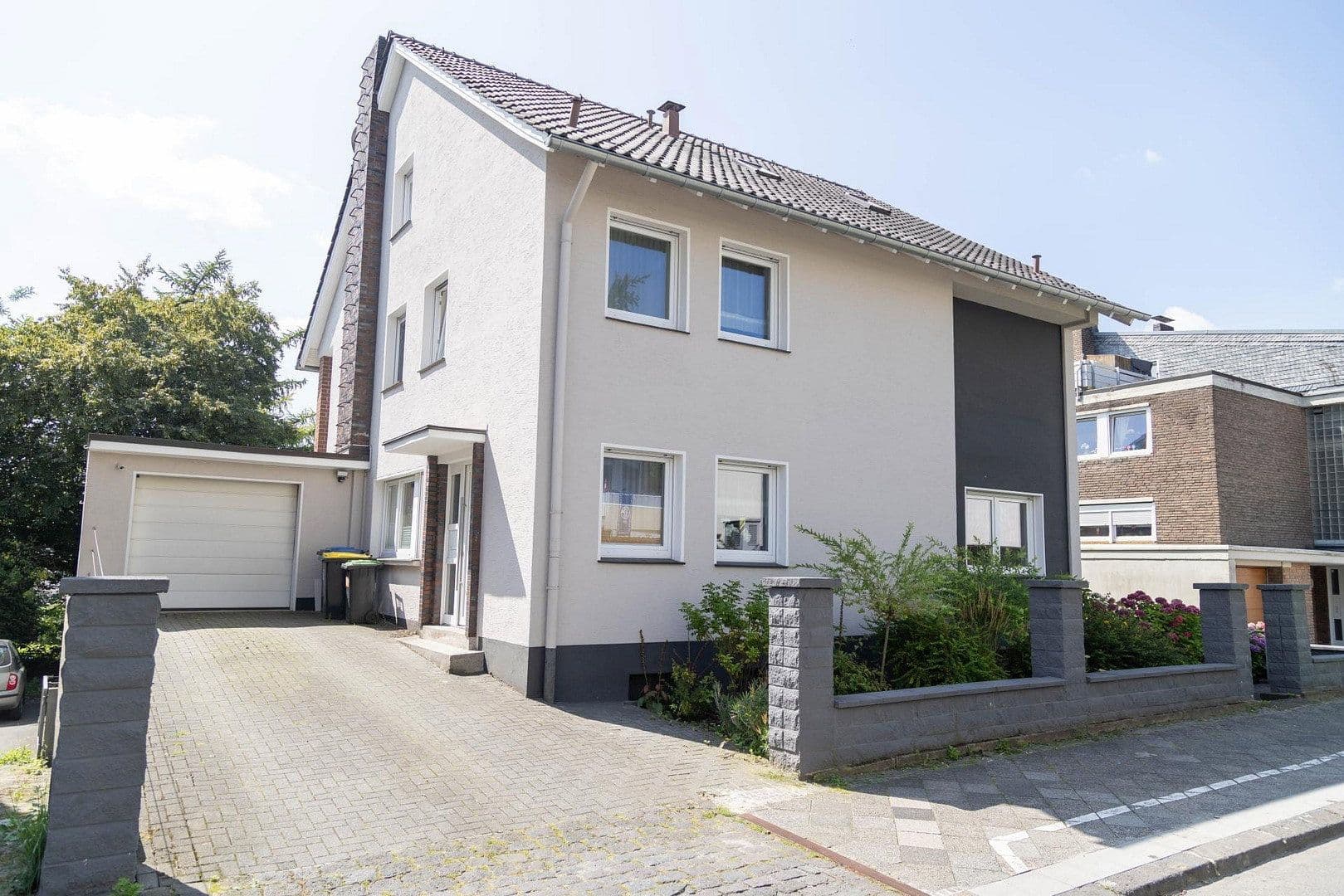 Prodej domu 320 m², pozemek 522 m², Remscheid, Severní Porýní-Vestfálsko Prodej domu 320 m², pozemek 522 m², Remscheid, Severní Porýní-Vestfálsko