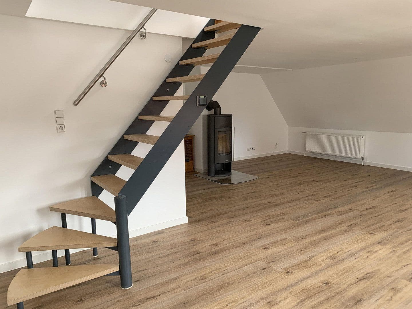 Prodej bytu 4+1 118 m², Eningen unter Achalm, Bádensko-Württembersko Prodej bytu 4+1 118 m², Eningen unter Achalm, Bádensko-Württembersko