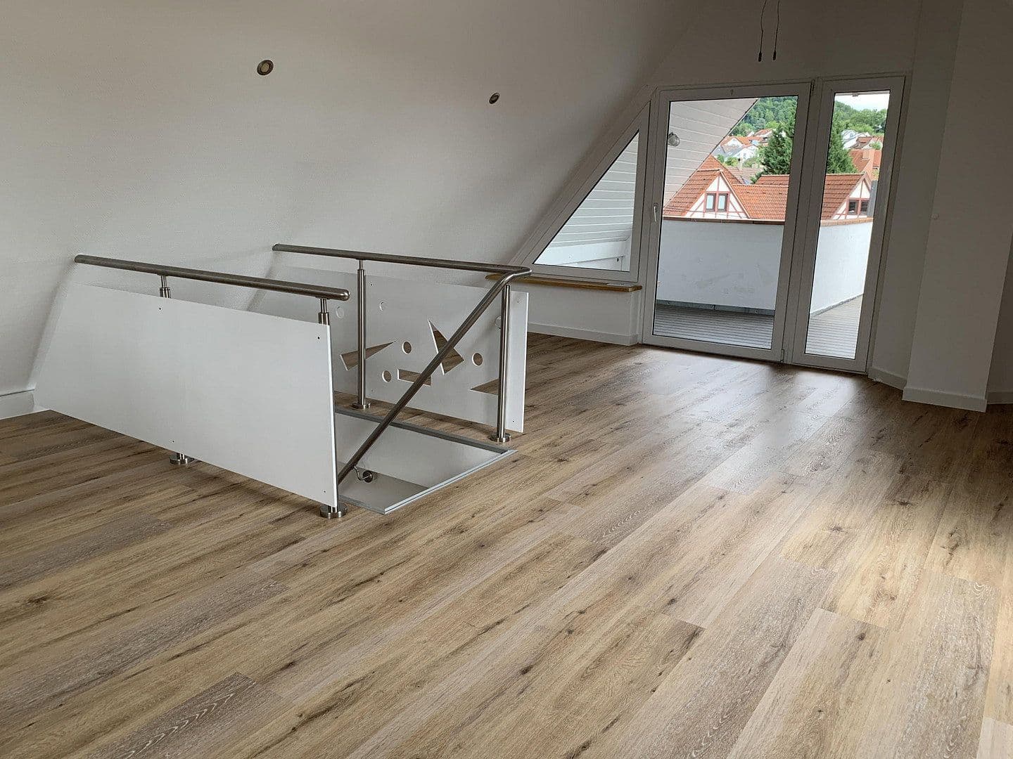Prodej bytu 4+1 118 m², Eningen unter Achalm, Bádensko-Württembersko Prodej bytu 4+1 118 m², Eningen unter Achalm, Bádensko-Württembersko