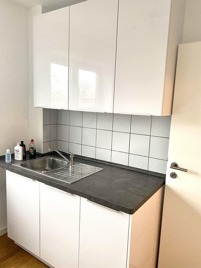 Pronájem bytu 2+1 50 m², Jugenheimer Str. 48a, Frankfurt am Main, Hessen Pronájem bytu 2+1 50 m², Jugenheimer Str. 48a, Frankfurt am Main, Hessen