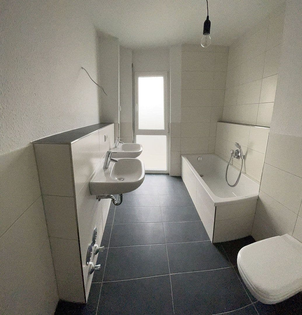 Pronájem bytu 3+1 80 m², Bahnhofstraße 2b, Bad Schönborn, Bádensko-Württembersko Pronájem bytu 3+1 80 m², Bahnhofstraße 2b, Bad Schönborn, Bádensko-Württembersko