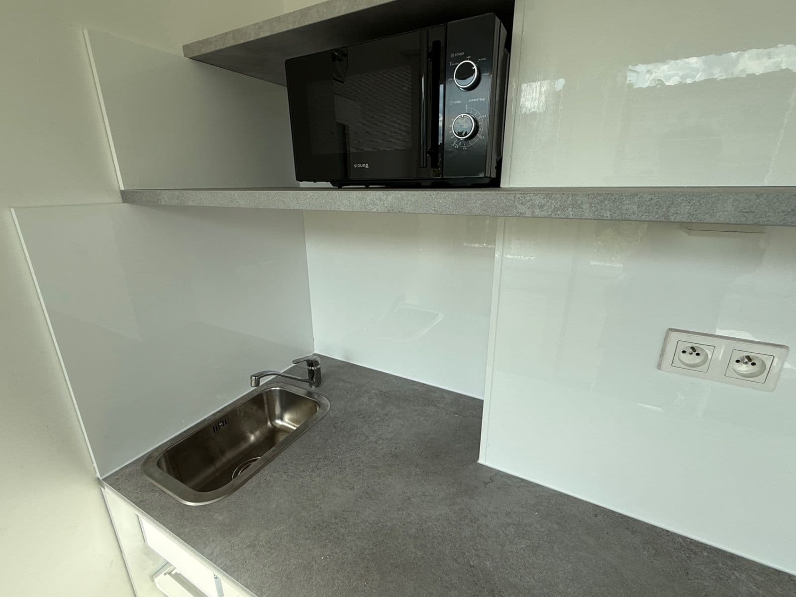 Pronájem bytu 1+kk 16 m², Molákova, Praha, Praha Pronájem bytu 1+kk 16 m², Molákova, Praha, Praha
