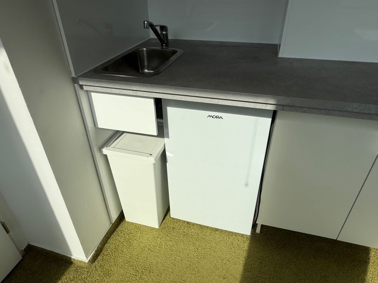 Pronájem bytu 1+kk 16 m², Molákova, Praha, Praha Pronájem bytu 1+kk 16 m², Molákova, Praha, Praha