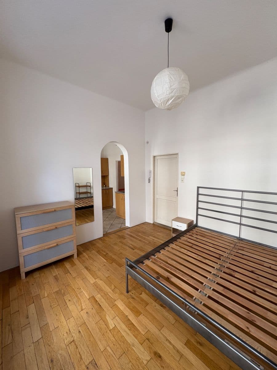 Pronájem bytu 1+1 35 m², Dukelských hrdinů, Praha, Praha Pronájem bytu 1+1 35 m², Dukelských hrdinů, Praha, Praha