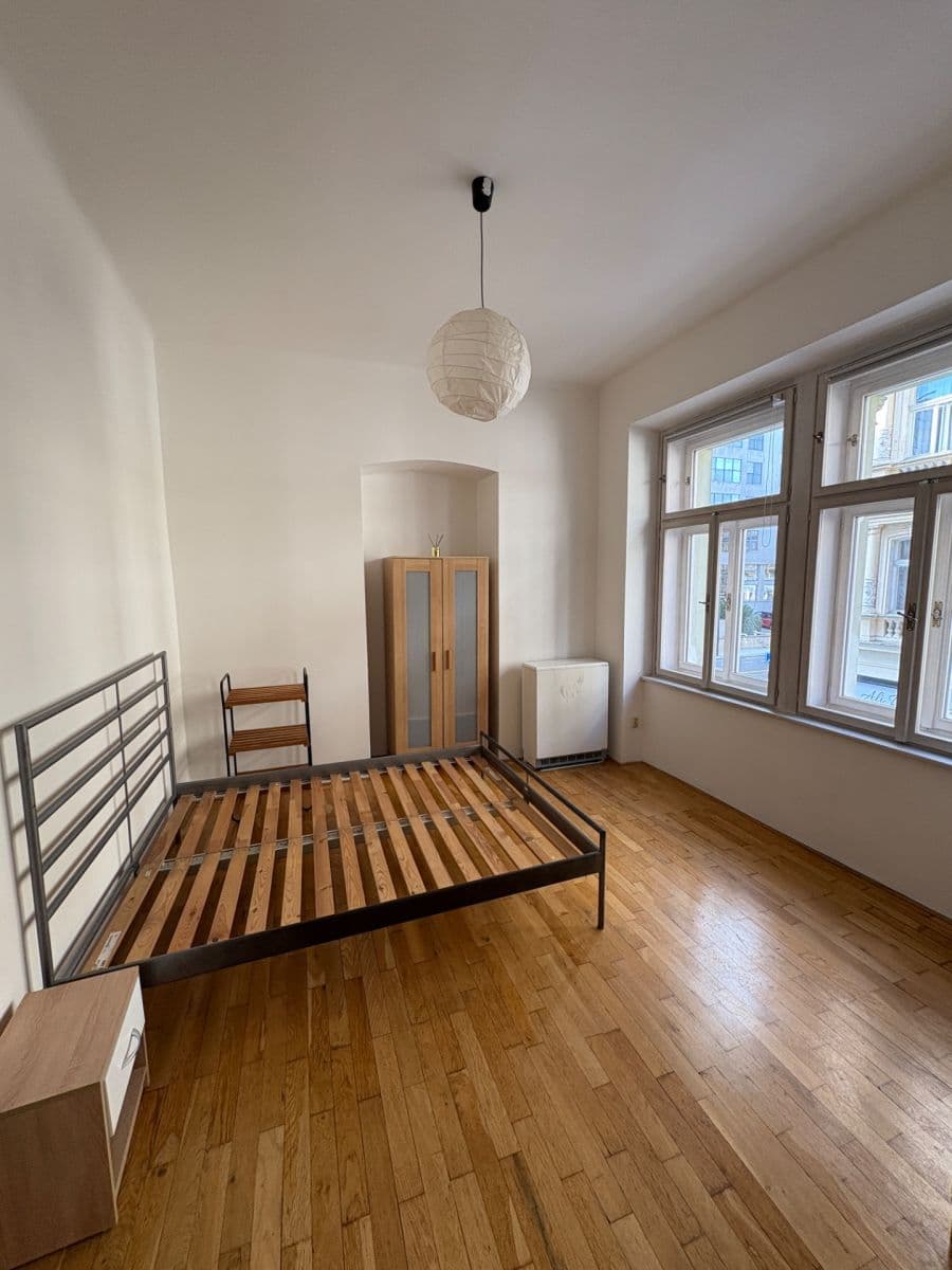 Pronájem bytu 1+1 35 m², Dukelských hrdinů, Praha, Praha Pronájem bytu 1+1 35 m², Dukelských hrdinů, Praha, Praha