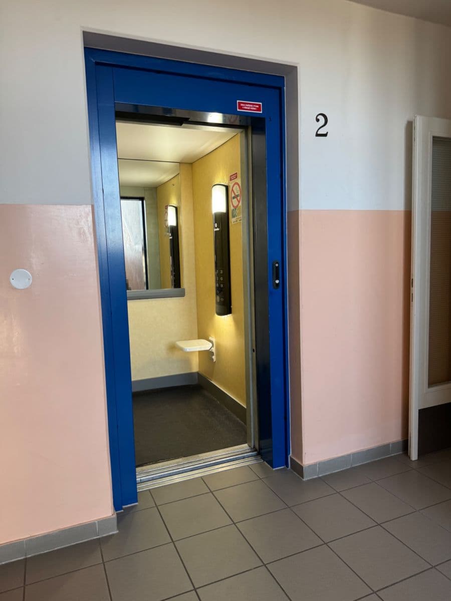 Pronájem bytu 2+kk 49 m², K Nemocnici, Cheb, Karlovarský kraj Pronájem bytu 2+kk 49 m², K Nemocnici, Cheb, Karlovarský kraj