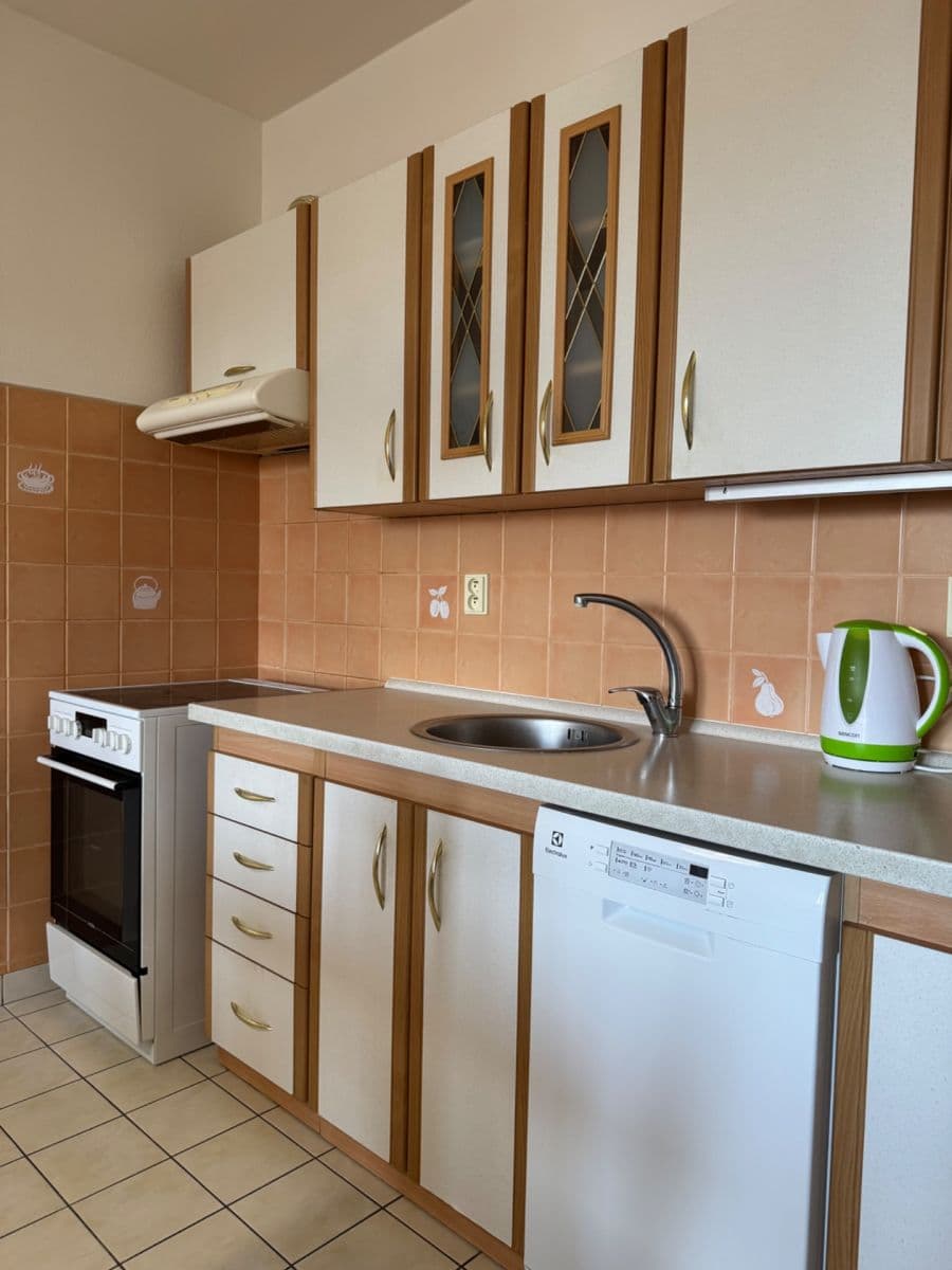 Pronájem bytu 2+kk 49 m², K Nemocnici, Cheb, Karlovarský kraj Pronájem bytu 2+kk 49 m², K Nemocnici, Cheb, Karlovarský kraj