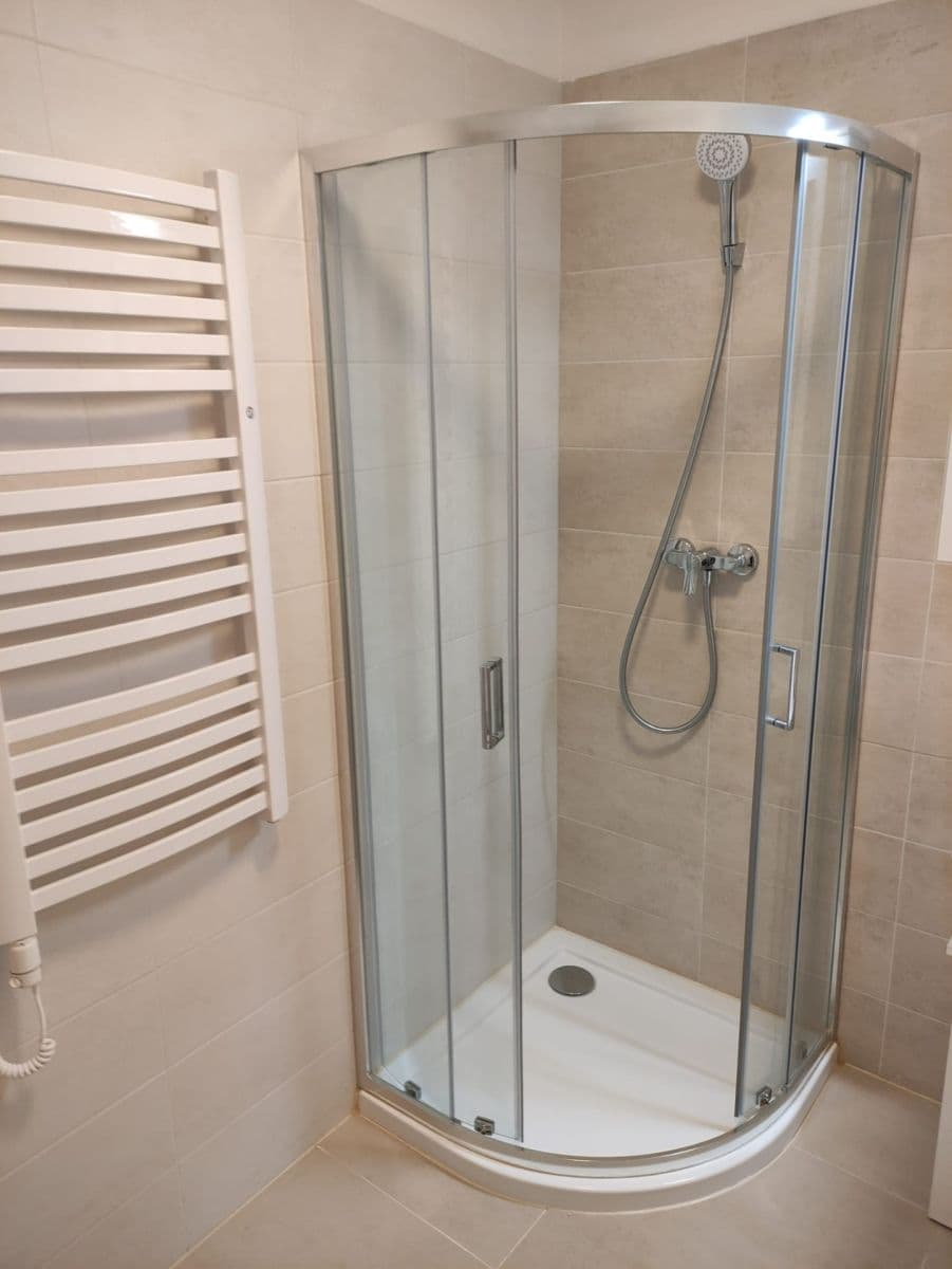 Pronájem bytu 1+kk 33 m², Hrnčířská, Uhlířské Janovice, Středočeský kraj Pronájem bytu 1+kk 33 m², Hrnčířská, Uhlířské Janovice, Středočeský kraj