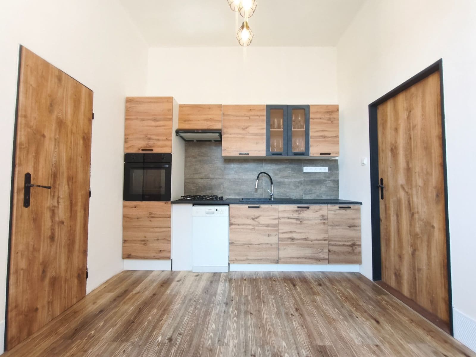 Pronájem bytu 3+1 88 m², Krátká, Svitavy, Pardubický kraj Pronájem bytu 3+1 88 m², Krátká, Svitavy, Pardubický kraj