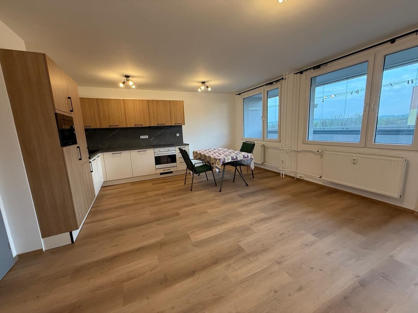Pronájem bytu 3+kk 72 m², Moravcova, Kolín, Středočeský kraj Pronájem bytu 3+kk 72 m², Moravcova, Kolín, Středočeský kraj