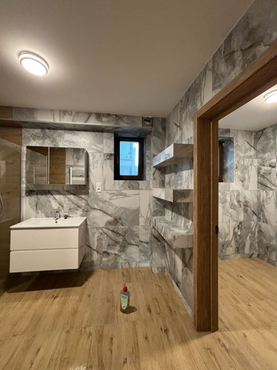 Pronájem bytu 3+1 150 m², Lipenská, Olomouc, Olomoucký kraj Pronájem bytu 3+1 150 m², Lipenská, Olomouc, Olomoucký kraj