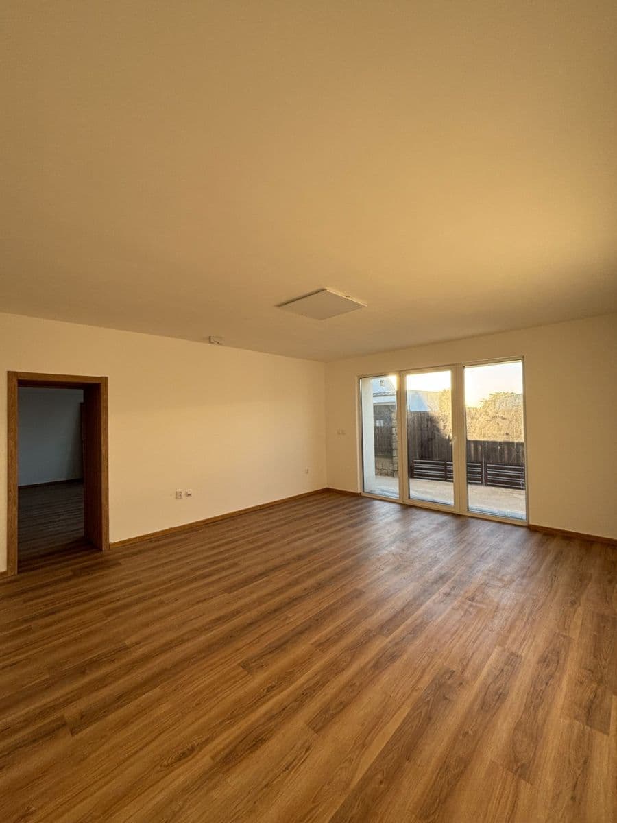 Pronájem bytu 3+1 150 m², Lipenská, Olomouc, Olomoucký kraj Pronájem bytu 3+1 150 m², Lipenská, Olomouc, Olomoucký kraj