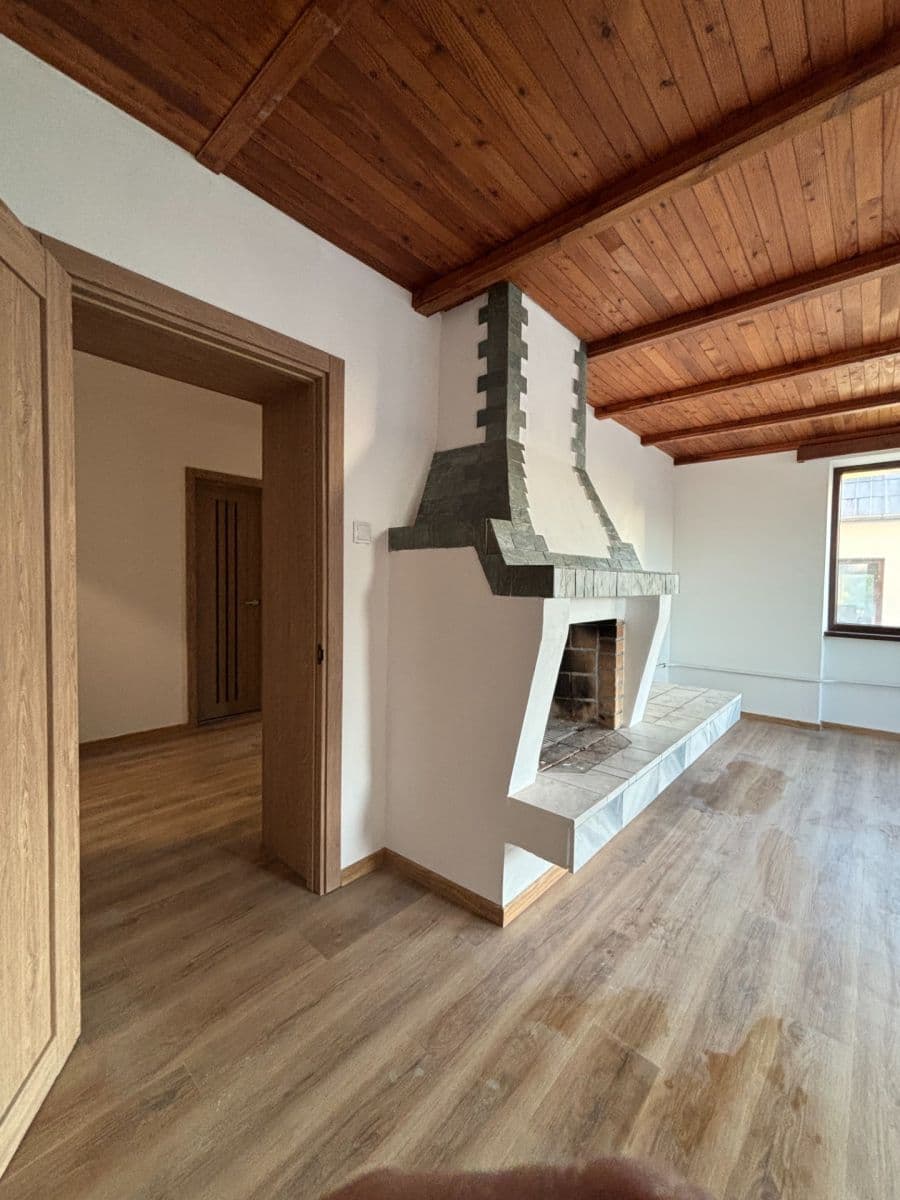 Pronájem bytu 3+1 150 m², Lipenská, Olomouc, Olomoucký kraj Pronájem bytu 3+1 150 m², Lipenská, Olomouc, Olomoucký kraj