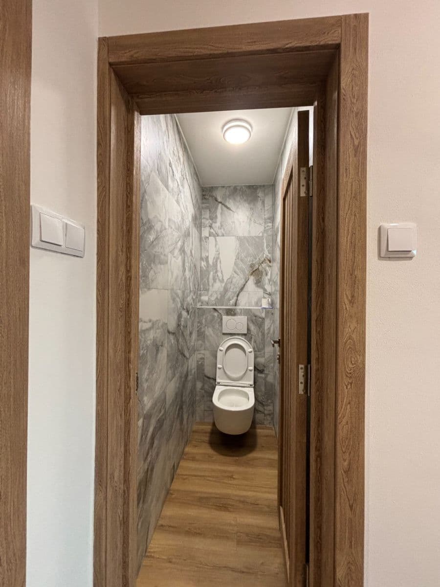 Pronájem bytu 3+1 150 m², Lipenská, Olomouc, Olomoucký kraj Pronájem bytu 3+1 150 m², Lipenská, Olomouc, Olomoucký kraj