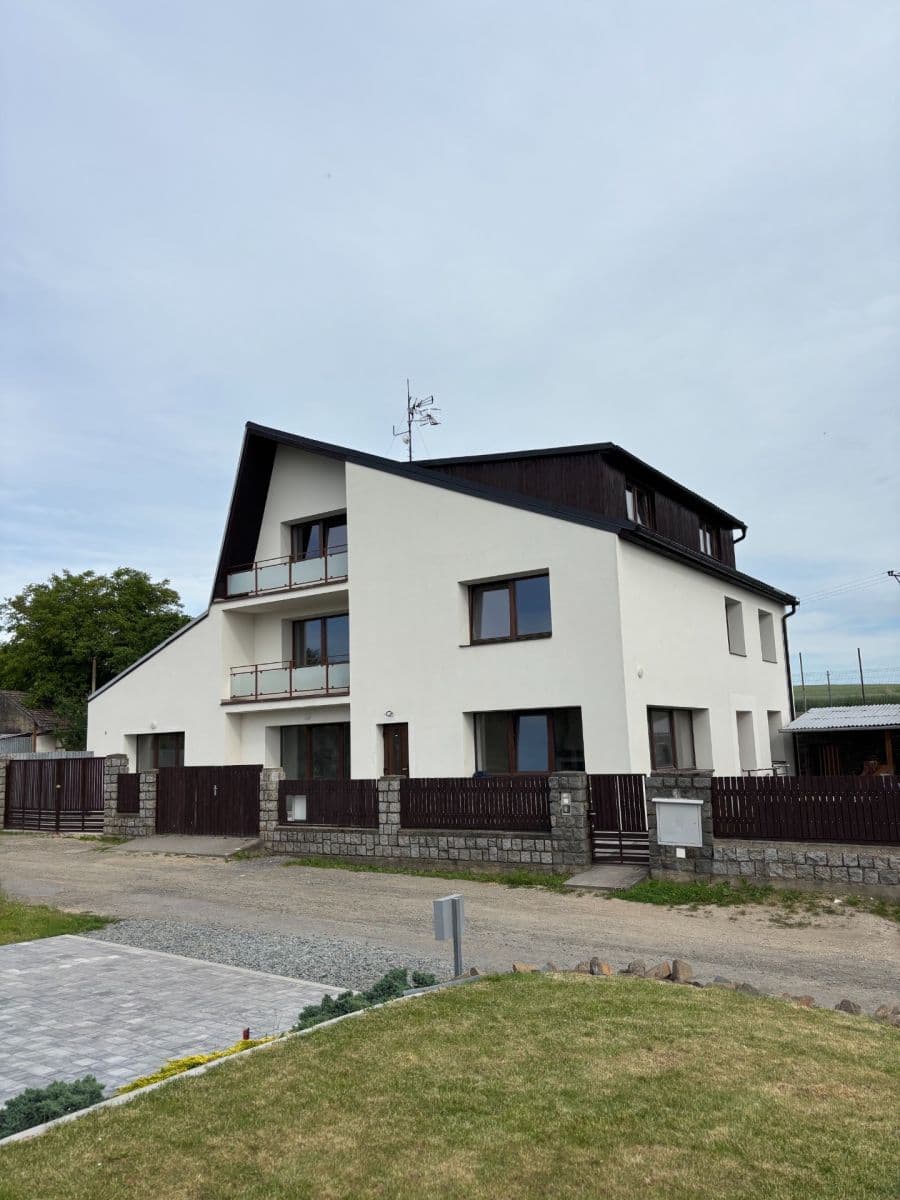 Pronájem bytu 3+1 150 m², Lipenská, Olomouc, Olomoucký kraj Pronájem bytu 3+1 150 m², Lipenská, Olomouc, Olomoucký kraj