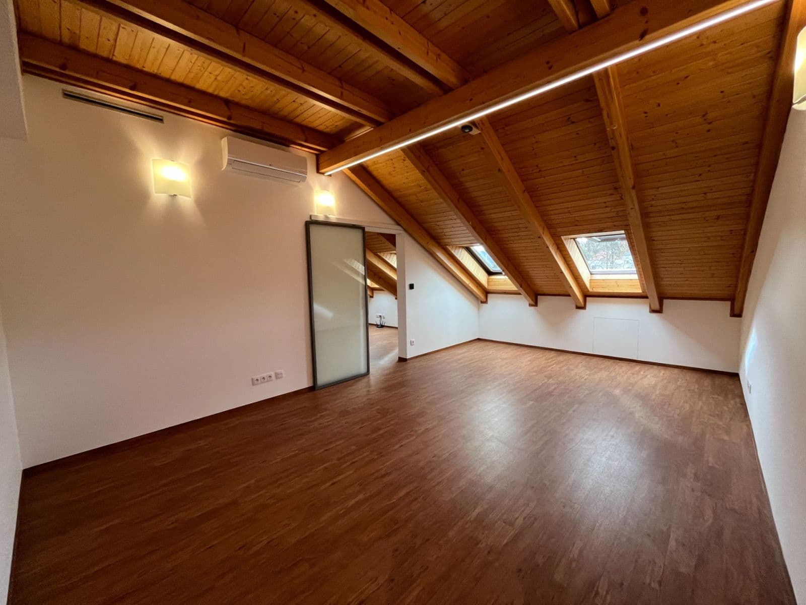 Pronájem bytu 2+1 87 m², Klabalská I, Zlín, Zlínský kraj Pronájem bytu 2+1 87 m², Klabalská I, Zlín, Zlínský kraj