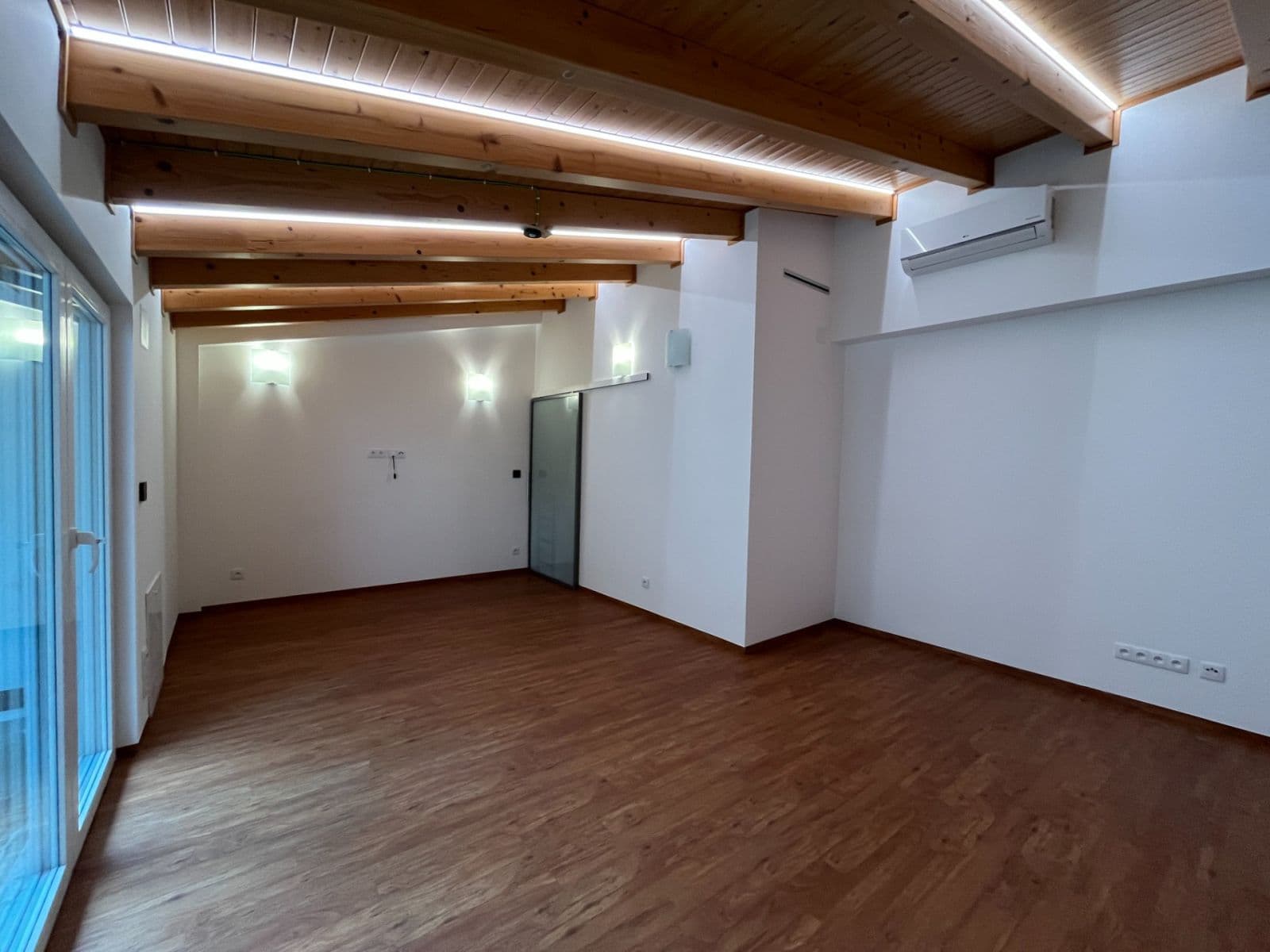 Pronájem bytu 2+1 87 m², Klabalská I, Zlín, Zlínský kraj Pronájem bytu 2+1 87 m², Klabalská I, Zlín, Zlínský kraj
