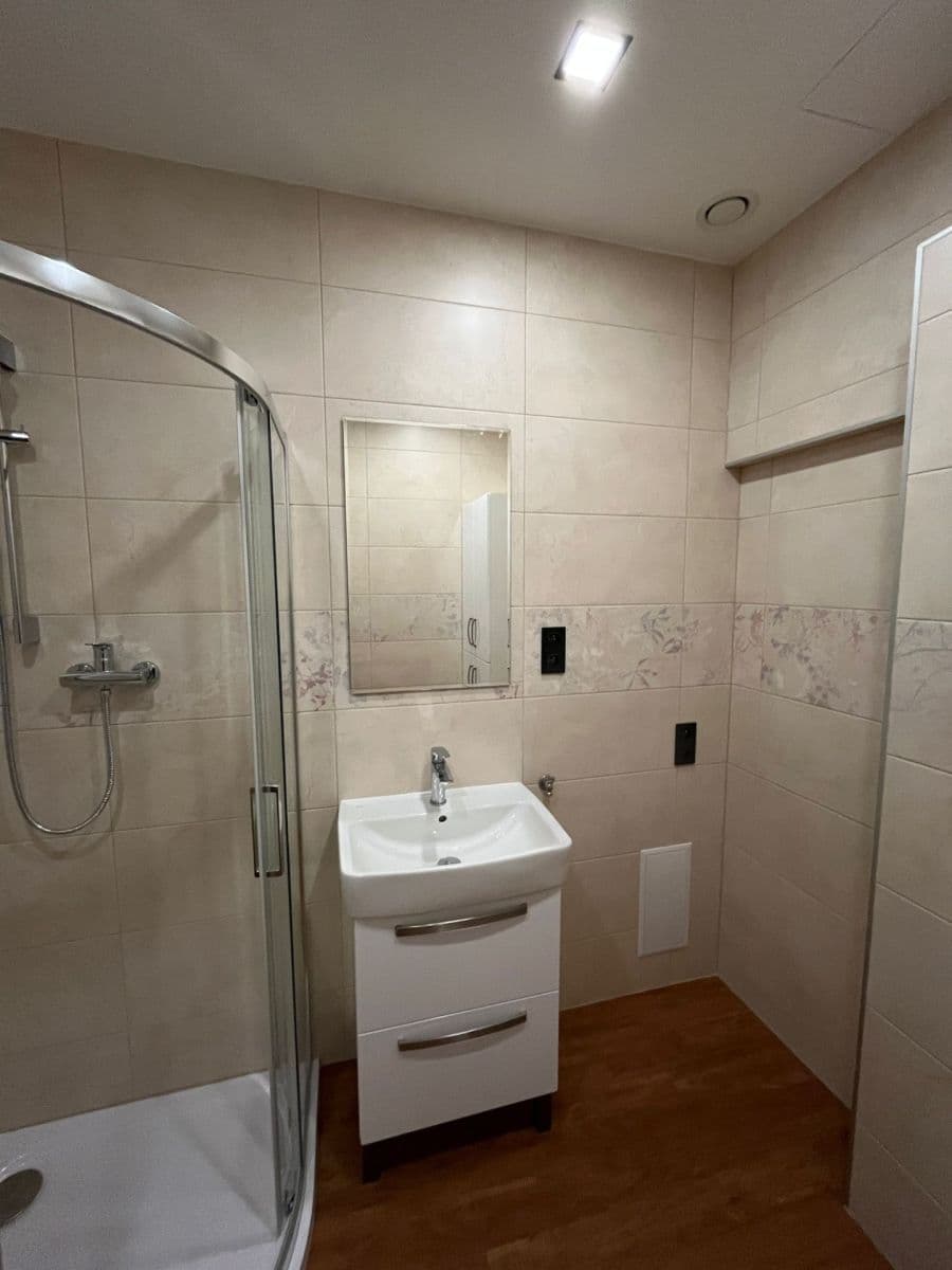 Pronájem bytu 2+1 87 m², Klabalská I, Zlín, Zlínský kraj Pronájem bytu 2+1 87 m², Klabalská I, Zlín, Zlínský kraj