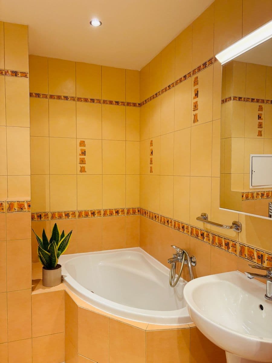 Pronájem bytu 1+kk 33 m², Mattioliho, Praha, Praha Pronájem bytu 1+kk 33 m², Mattioliho, Praha, Praha