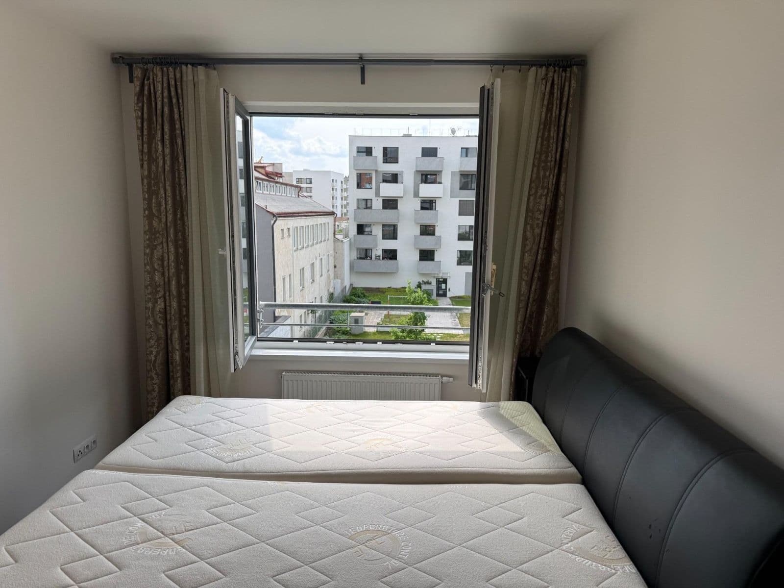 Prodej bytu 2+kk 64 m², V Háji, Praha, Praha Prodej bytu 2+kk 64 m², V Háji, Praha, Praha