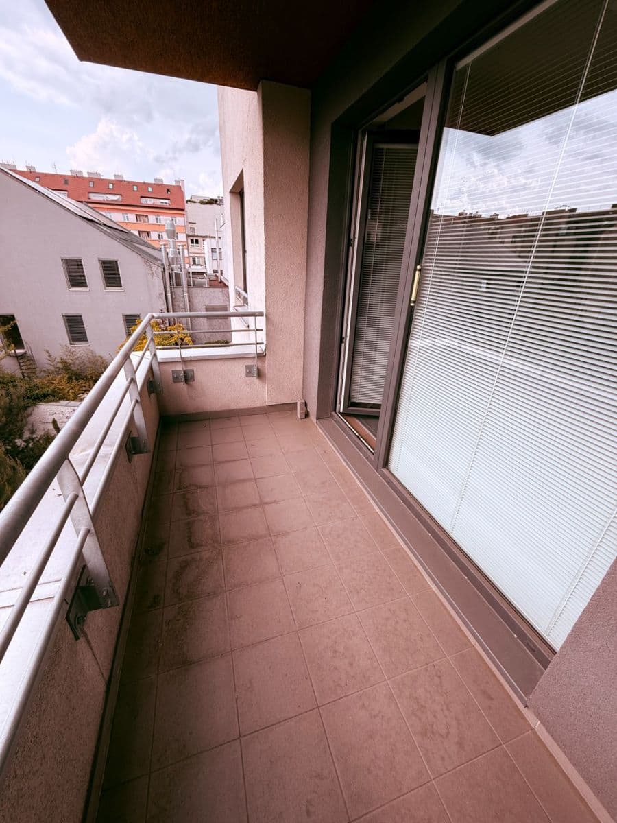 Prodej bytu 2+kk 64 m², V Háji, Praha, Praha Prodej bytu 2+kk 64 m², V Háji, Praha, Praha