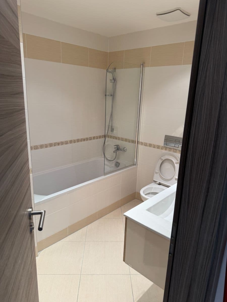 Prodej bytu 2+kk 64 m², V Háji, Praha, Praha Prodej bytu 2+kk 64 m², V Háji, Praha, Praha