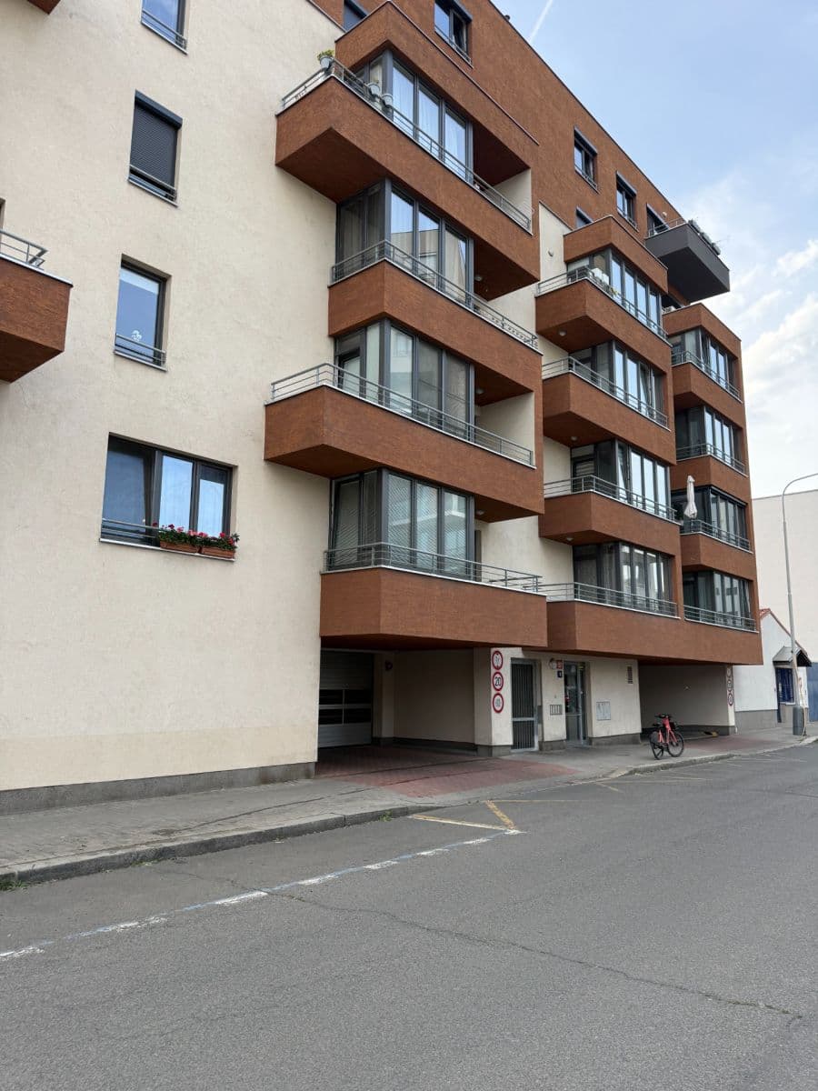Prodej bytu 2+kk 62 m², V Háji, Praha, Praha Prodej bytu 2+kk 62 m², V Háji, Praha, Praha
