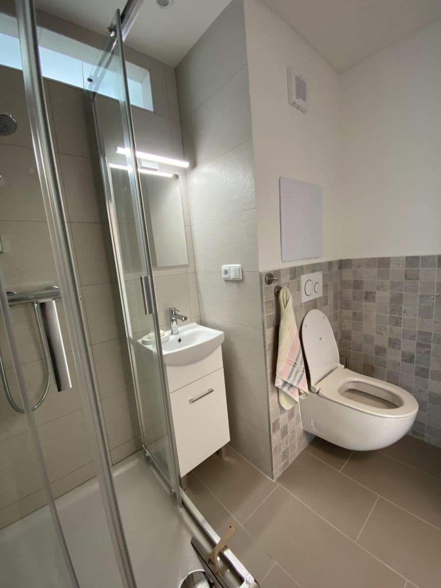 Prodej bytu 1+kk 28 m², Na Kotli, Hradec Králové, Královéhradecký kraj Prodej bytu 1+kk 28 m², Na Kotli, Hradec Králové, Královéhradecký kraj