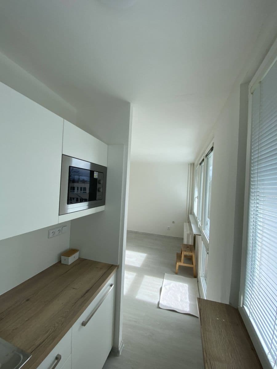 Prodej bytu 1+kk 28 m², Na Kotli, Hradec Králové, Královéhradecký kraj Prodej bytu 1+kk 28 m², Na Kotli, Hradec Králové, Královéhradecký kraj