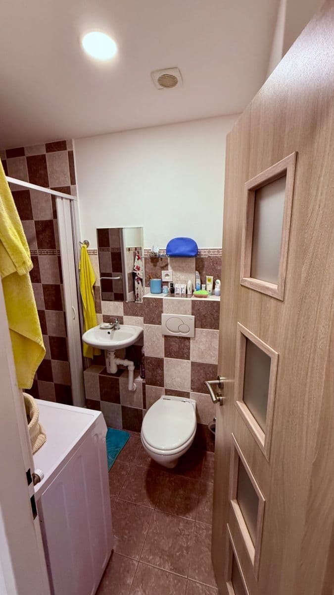 Pronájem bytu 1+kk 30 m², Palackého náměstí, Řevnice, Středočeský kraj Pronájem bytu 1+kk 30 m², Palackého náměstí, Řevnice, Středočeský kraj
