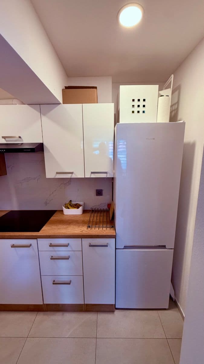 Pronájem bytu 1+kk 30 m², Palackého náměstí, Řevnice, Středočeský kraj Pronájem bytu 1+kk 30 m², Palackého náměstí, Řevnice, Středočeský kraj