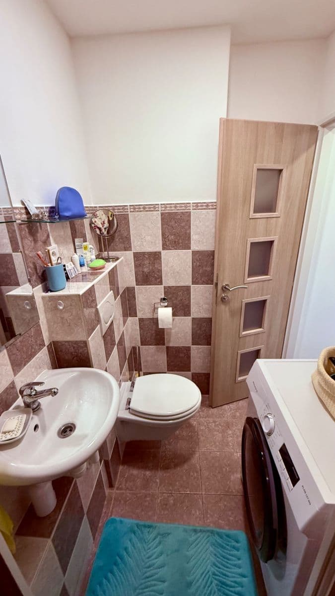 Pronájem bytu 1+kk 30 m², Palackého náměstí, Řevnice, Středočeský kraj Pronájem bytu 1+kk 30 m², Palackého náměstí, Řevnice, Středočeský kraj