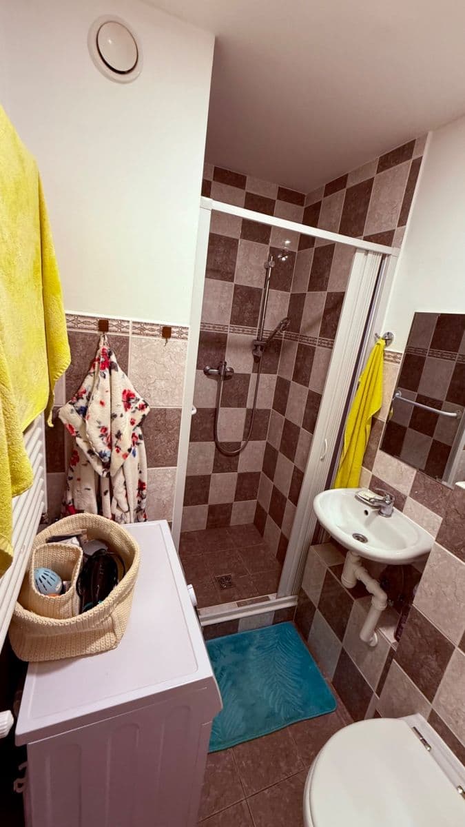 Pronájem bytu 1+kk 30 m², Palackého náměstí, Řevnice, Středočeský kraj Pronájem bytu 1+kk 30 m², Palackého náměstí, Řevnice, Středočeský kraj