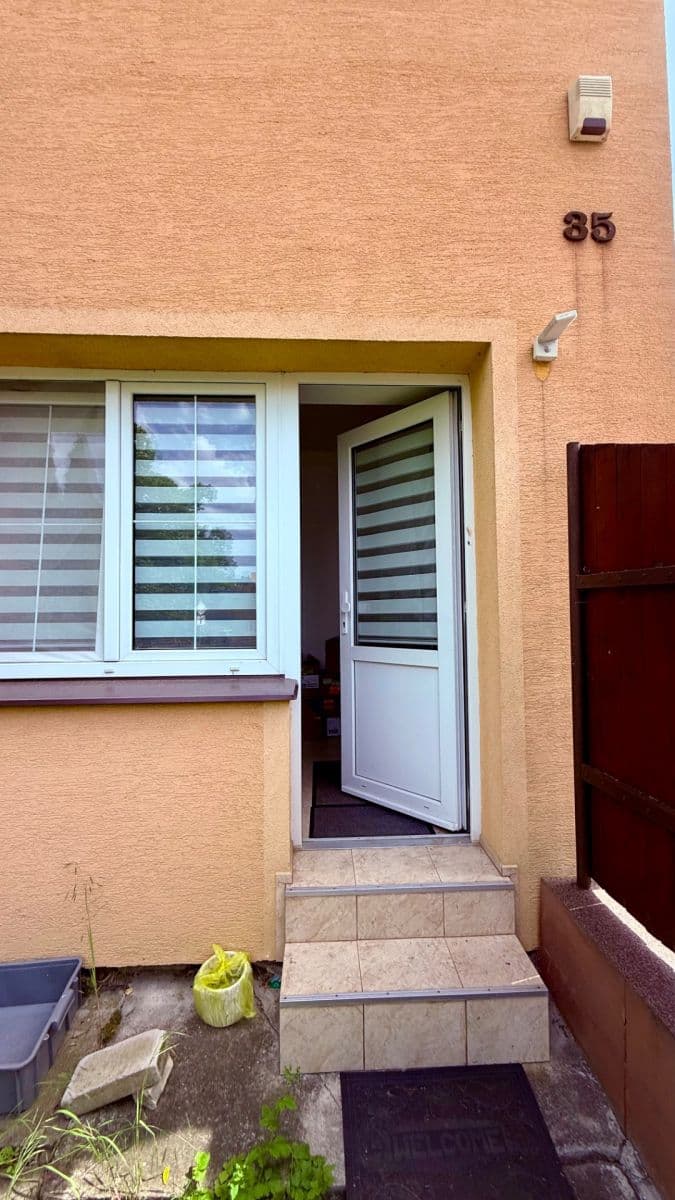 Pronájem bytu 1+kk 30 m², Palackého náměstí, Řevnice, Středočeský kraj Pronájem bytu 1+kk 30 m², Palackého náměstí, Řevnice, Středočeský kraj